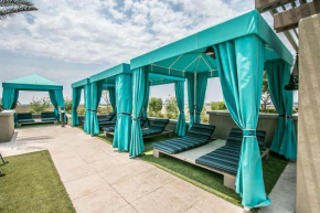 NEW-Rooftop Pool with Mountain Views & King Beds 1123